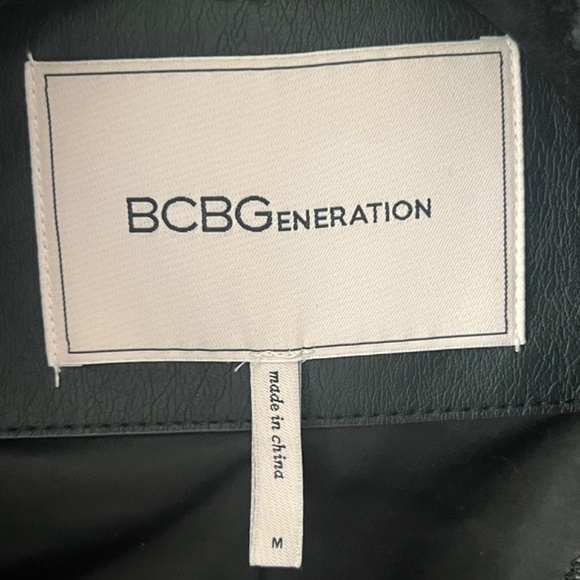 BCBGeneration Black Notch-Collar Teddy Coat Size Medium EUC - Picture 5 of 8